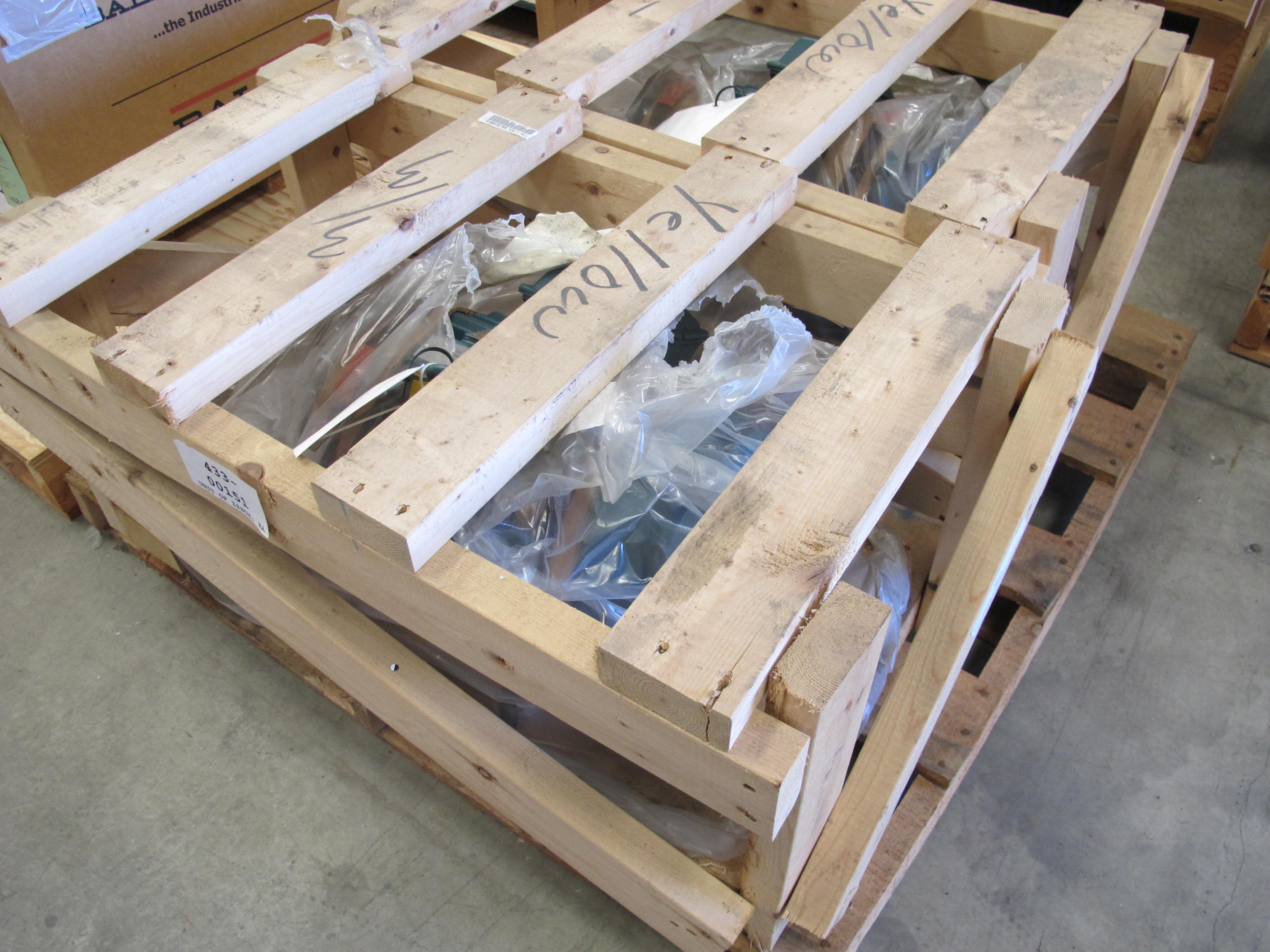 MOTOR, ELECTRIC TYPE, 20 HORSEPOWER, 230/460 3PH 60HZ ELEC RATING, 3525 RPM, 256T FRAME, 44.4/22.2 AMPS, TEFC ENCLOSURE, CONTINUOUS DUTY, 1.15 SERVICE FACTOR, 1-5/8" DIA SHAFT. DRIVE). PART # 5KE256SC105C (W-44) LOADING & HANDLING FEE $15-